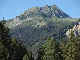L'aiguille de Roselette depuis le Pontetdans le val Montjoie au nord-est.