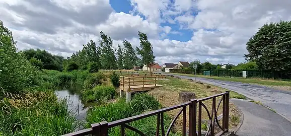 Aménagement près du ru des Barentons.