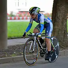 Amanda Spratt sur un vélo de contre-la-montre