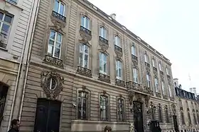 Ambassade à Paris.