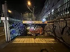 L'accès le long du boulevard Saint-Martin.