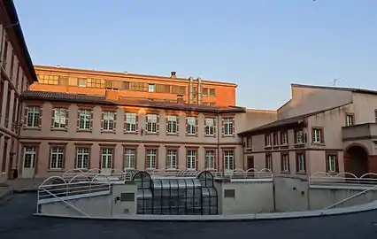 no 17 : cour principale du conservatoire.