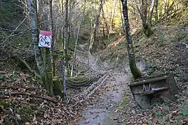 Vestiges des carrières de La Jonchère.