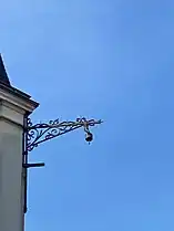 No 3, ancienne potence pour ligne électrique.