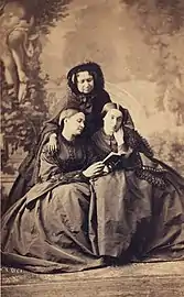 Anna Czartoryska née Sapieha avec sa fille Izabella Działyńska et sa belle-fille Maria née Grocholska.