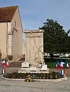 Le monument aux morts en 2013.
