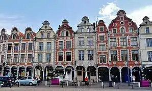 Maisons de la place des Héros d'Arras.