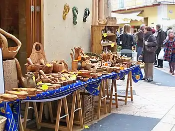 Différents articles en bois d'olivier