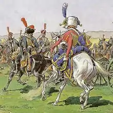 Des soldats à cheval de l'artillerie, dont un trompette de dos, se mettent en position.