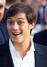 Aurélien Wiik interprète Yann de Kermeur / l'Épervier