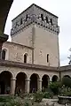 Cloître et tour au nord-est (sept. 2011).