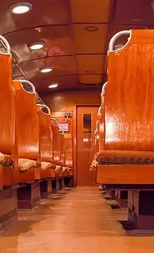 L'intérieur de l'automotrice AM 35.