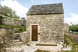 Bâtiment supérieur du lavoir de la Margelle. Atelier du tanneur.
