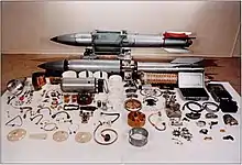 La B61, assemblée et désassemblée.