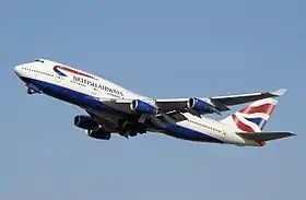 Un Boeing 747-400 de British Airways, principal utilisateur de cette version avec 33 appareils en service en juillet 2019(en) « World Airliner Census 2019 », Flight International, 30 juillet 2019, p. 39-40 (lire en ligne).