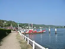 Passage de La Bouille, départ du bac 20 (avant son retrait du service).