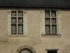 Deux baies de l'étage.