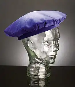 Barrette „Kurhessen-Waldeck“ – portée avec la soutane par le clergé protestant pendant le service hors de l’église