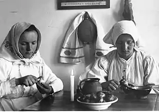 Coloration d'œufs de Pâques en Carniole-Blanche.