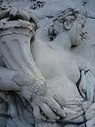 La Garonne tenant un corne d'abondance.