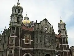 Basilique Notre-Dame de Guadalupe au Mexique (l'ancienne basilique).