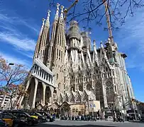 Vue sud-ouest en 2019l'avancement de la façade de la Gloire (à droite) reste à l'arrêt pour l'instant[Quand ?].