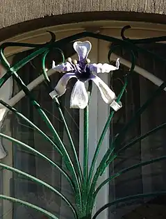 Ornementation florale.