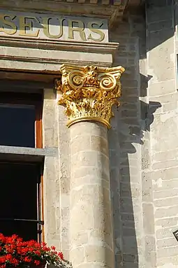 Chapiteau à feuilles d'acanthedu deuxième étage.