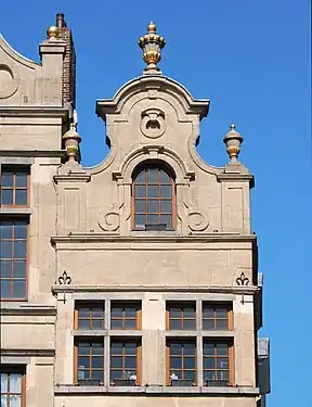 Le dernier étage et le pignon.