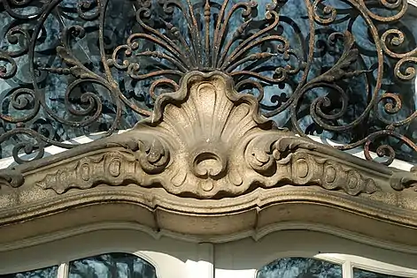 Coquille Saint-Jacques de l'imposte.