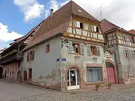 Maisons, 2-4 rue du Haut-Koenigsbourg (XVIIe).