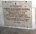 Plaque à la mémoire de l’évêque Bernier. Son cœur fut ramené à Orléans et inhumé dans la 6e chapelle sud de la cathédrale Sainte-Croix.