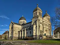 La basilique Saint-Ferjeux.