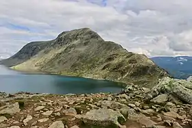 L'arête de Besseggen, avec ses nombreux randonneurs.