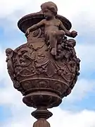 Fontaine aux Anges (XVIIIe),rue du Monseigneur-Frey.