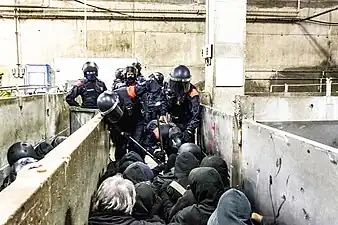 Blocage d'un abattoir en Espagne par le collectif 269.