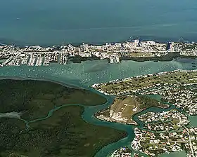 Vue aérienne du port de Boot Key