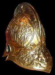 Bourguignotte damasquinée, milieu XVIe siècle.