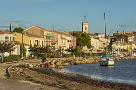 Aperçus du village et du clocher de l'église Saint-Jacques