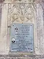 Plaque apposée sur la sépulture de Bruno Garrouste, située dans l'ancien cimetière.