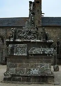 Le calvaire de Tronën : vue d'ensemble.