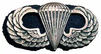 Brevet de parachutiste US porté par les "choc"