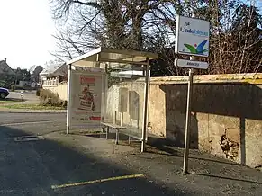L'arrêt de bus à Briantes en 2012.