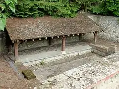 Le lavoir couvert.