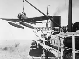 Heinkel HE 12 sur sa catapulte.