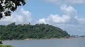 Vue sur la colline de Montabo.