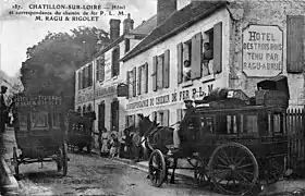 Hôtel et correspondances au bourg vers 1900.