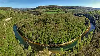 Boucle de la Loue en dessous du village.