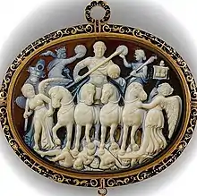 Camée du triomphe de Licinius (r. 308-324). Sardonyx, L. 8,3 cm. Vers 308. BnF, Cabinet des Médailles.