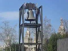 La Cloche de la Paix, œuvre de Beth Galí.